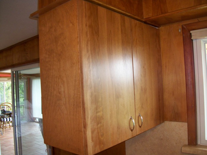 Bunting Upper Cabinet