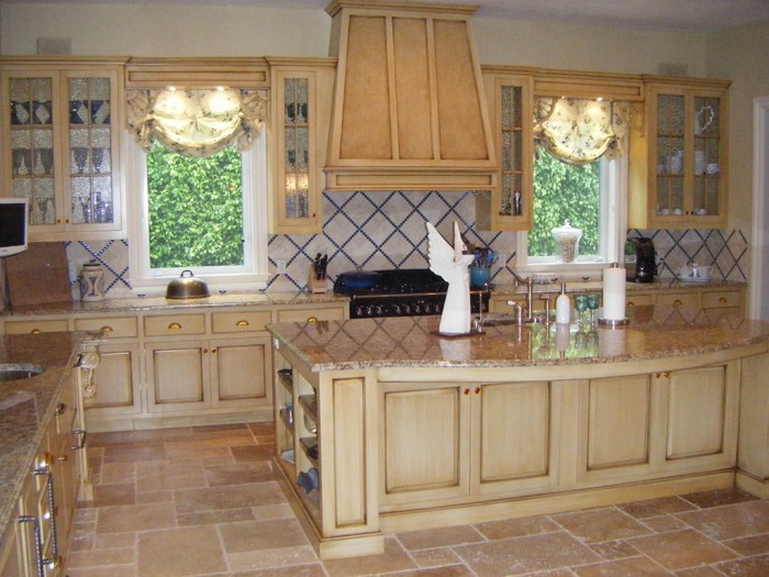 Daugherty Kitchen - Solid American Hardwood