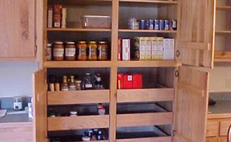 Tweedy - Pantry with Pull-outs
